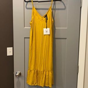 NWT Agnes and Dora Sunflower Slip Dress L